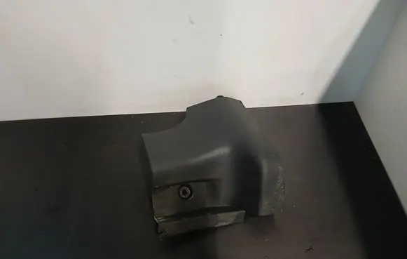 Volvo XC90 Side skirt front trim 