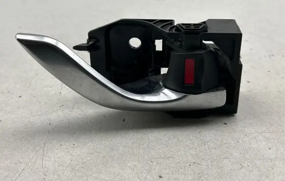 Mazda 6 Front door interior handle T8314