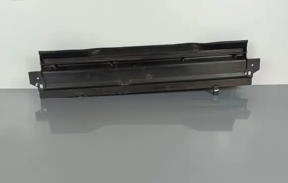 Jeep Grand Cherokee WL Intercooler air guide/duct channel 68468210AA