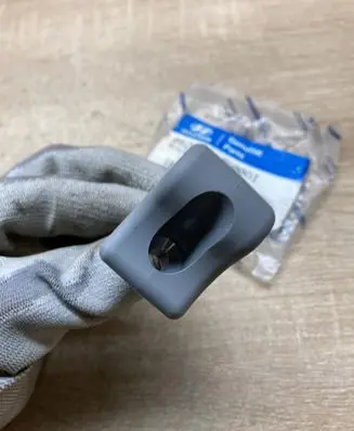 Hyundai i20 (PB PBT) Sun visor clip/hook/bracket 85235175000I