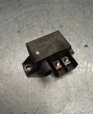 Mercedes-Benz E W211 Charging relay A0025426419 0332002167 12V100A
