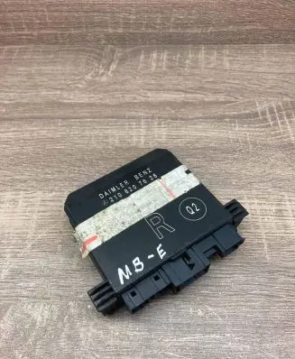 Mercedes-Benz C W202 Door control unit/module 2108207626 Used