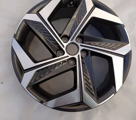 Hyundai Tucson IV NX4 R19 alloy rim 52910N7500