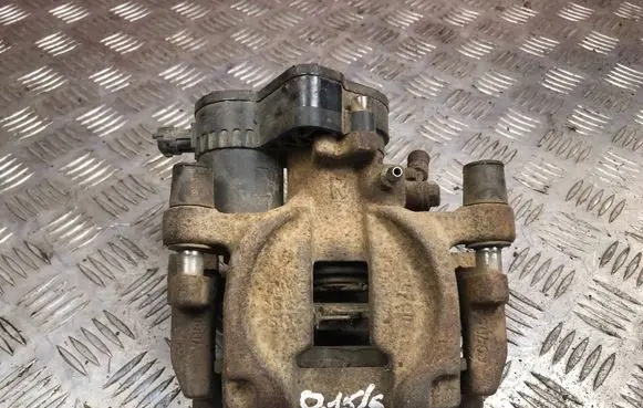 Subaru Outback (BS) Rear brake caliper
