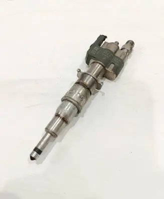 BMW 3 E90 E91 Fuel injector 7589048 10181010 PA66GF3596