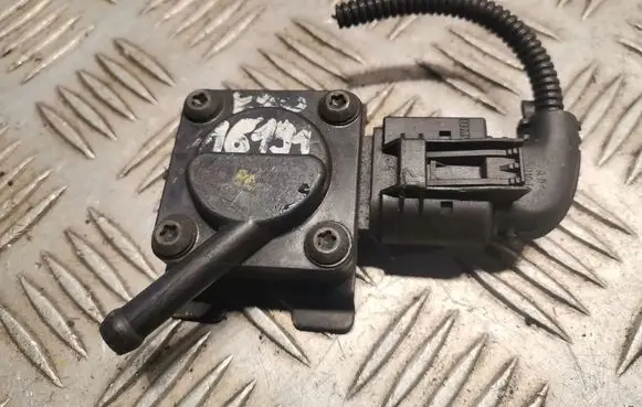 BMW 3 E90 E91 Exhaust gas pressure sensor 7789219
