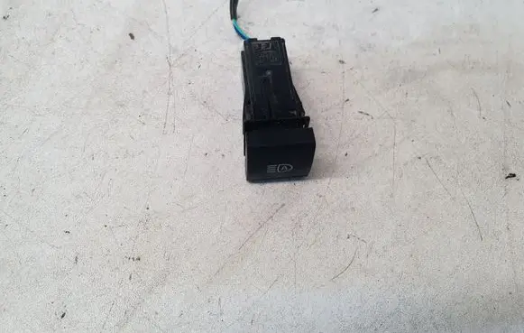 Toyota Yaris Light switch M71043