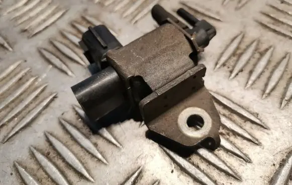 Nissan Murano Z50 Turbo solenoid valve K5T46673