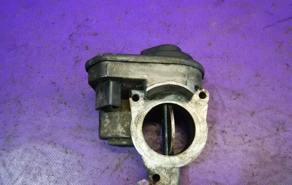 Audi A8 S8 D3 4E Throttle body valve 057128063