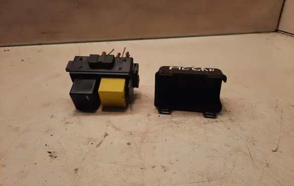 Renault Megane II Fuse box set 8200222933 030200110