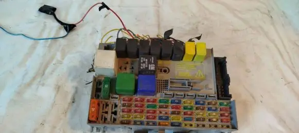 Opel Signum Fuse module