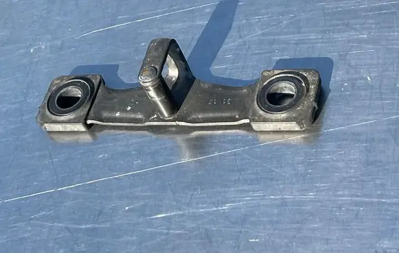 Volkswagen Golf VII Loading door lock loop/hook striker 5G0827517D