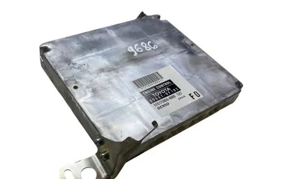 Toyota Corolla Verso E121 Engine control unit/module 896610F102
