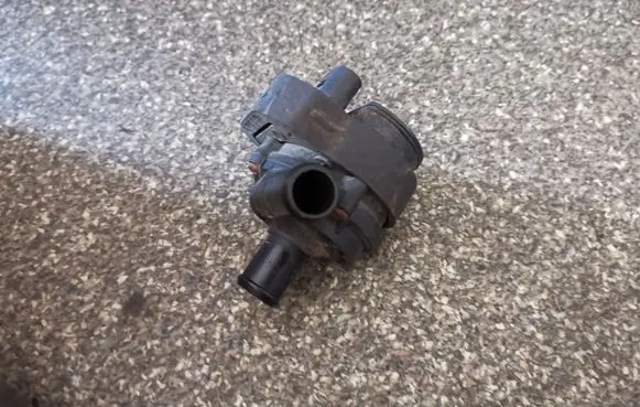 Mercedes-Benz E W211 Electric auxiliary coolant/water pump