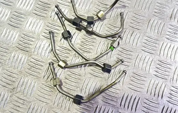 Citroen C4 Grand Picasso Fuel injector supply line/pipe 