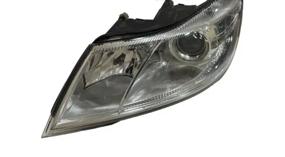 Skoda Octavia Mk2 (1Z) Headlight/headlamp 1Z1941015F 1EL24705201