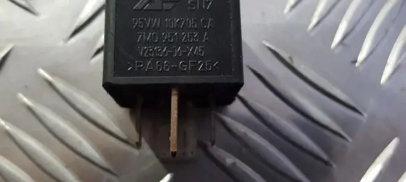 Volkswagen Golf IV Other relay 95vw10k705ca 7m0951253a