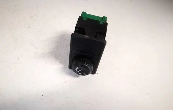 Nissan Primera Wing mirror switch