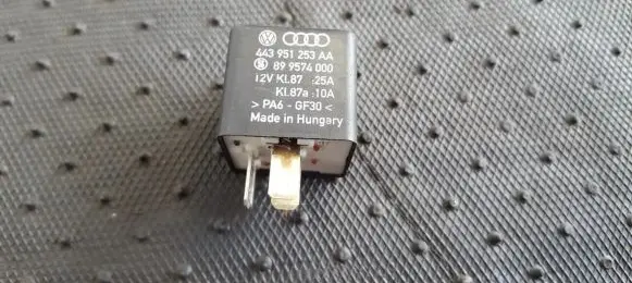 Audi A4 S4 B5 8D Other relay 443951253AA 899574000