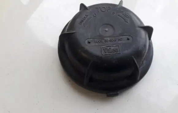 Headlight/headlamp dust cover