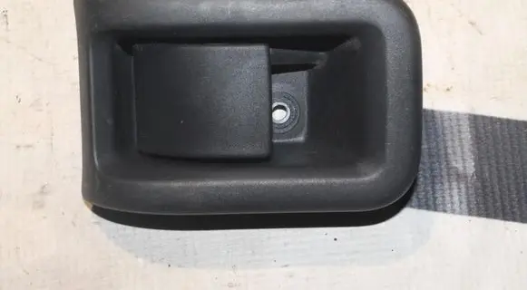 Volvo XC70 Engine bonnet (hood) release handle 30779851 D1334