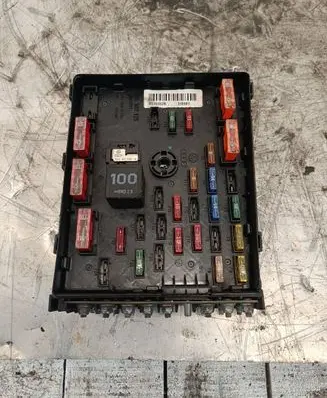 Volkswagen PASSAT B6 Fuse module 3C0937125 63592777