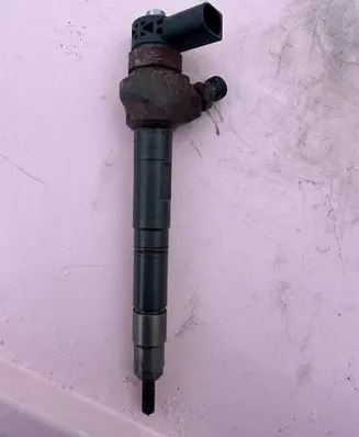 Audi A4 S4 B8 8K Fuel injector 0445110