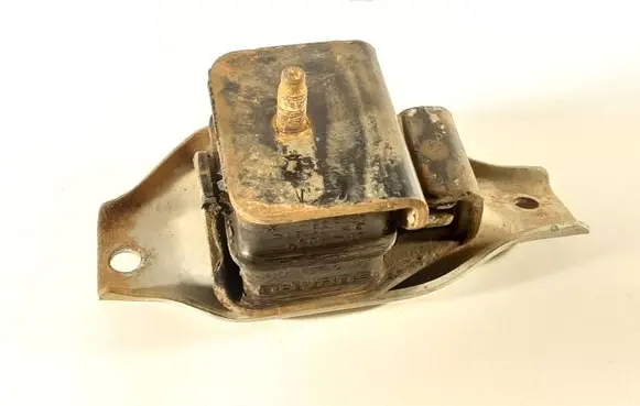 Subaru Impreza III Engine mount bracket 41022FA000 1F2260 1F8239
