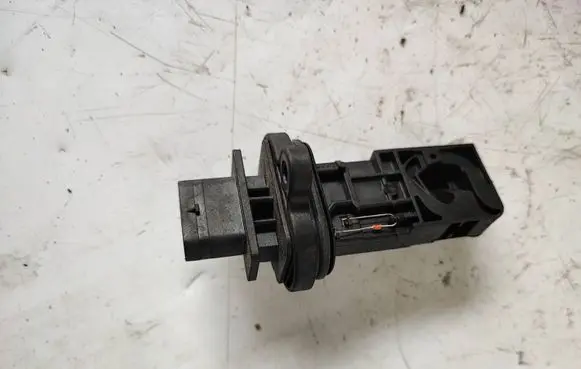 BMW 5 F10 F11 Mass air flow meter 7566990