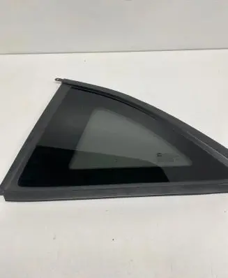 Chevrolet Camaro Rear side window 43R001238 DOT15AS2M100