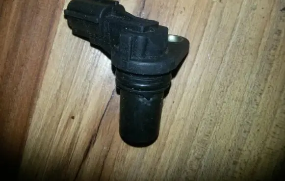 Ford Mondeo Mk III Camshaft position sensor 1s7f12k073ad 1119942