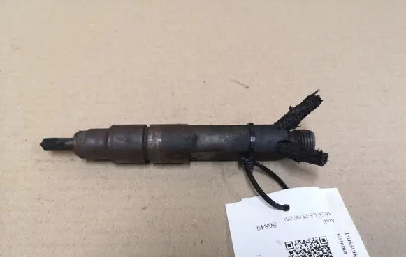 Audi A6 S6 C5 4B Fuel injector 028130201