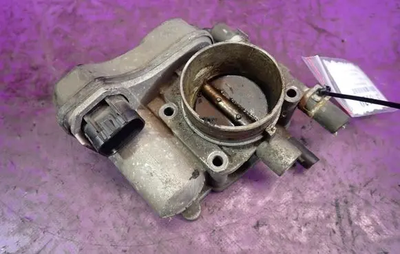 Opel Zafira A Throttle body valve 25177983