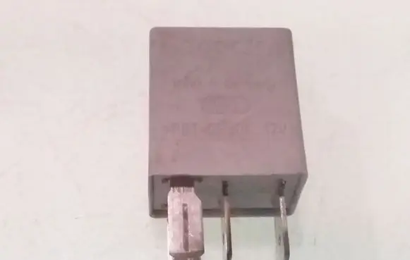 Volkswagen PASSAT B6 Other relay 1K0951253 0332011100 449