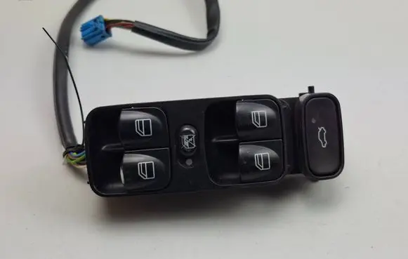 Mercedes-Benz C W203 Electric window control switch A2098203410