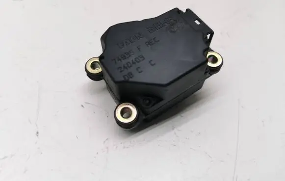 Volvo S80 Air flap motor/actuator 74935F 240403