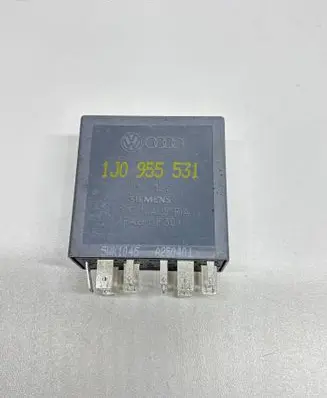 Volkswagen Golf IV Window wiper relay 1J0955531 A250401 5WK1045