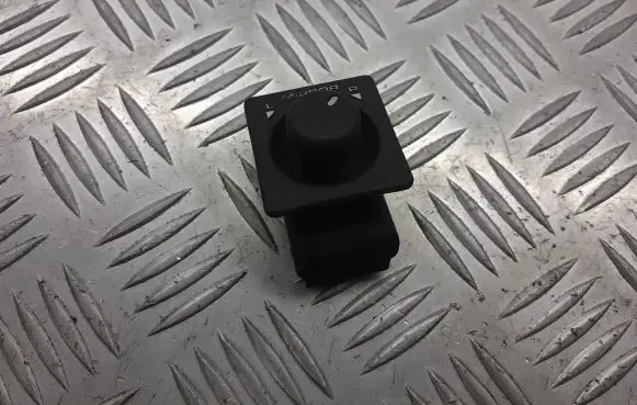 Land Rover Freelander Wing mirror switch AMR2498