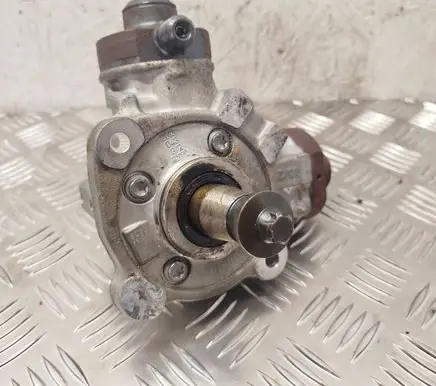 BMW 6 F06 Gran coupe Fuel injection high pressure pump 7823470 131204