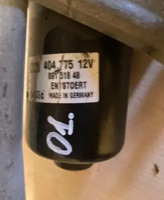 Volvo S80 Front wiper linkage and motor 8648345