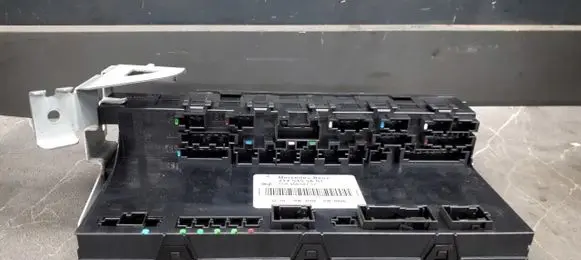 Mercedes-Benz E W211 SAM control unit 5dk00v8047-57