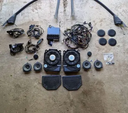 BMW 3 E90 E91 Audio system kit 65129143161 65139144202 65139143147