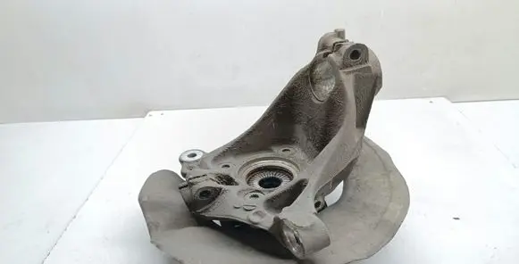 BMW 2 F46 Front wheel hub spindle knuckle 6876646