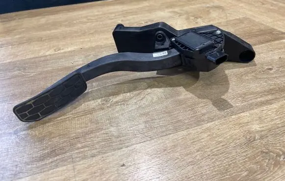 Jaguar F-Pace Accelerator throttle pedal 