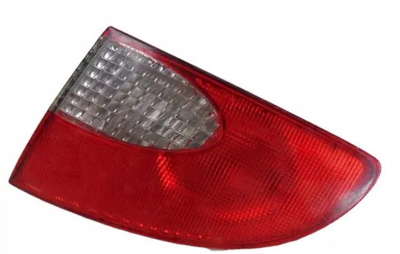 Toyota Avensis T220 Tailgate rear/tail lights