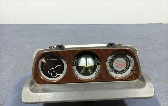 Mitsubishi Pajero Speedometer (instrument cluster) MR776528