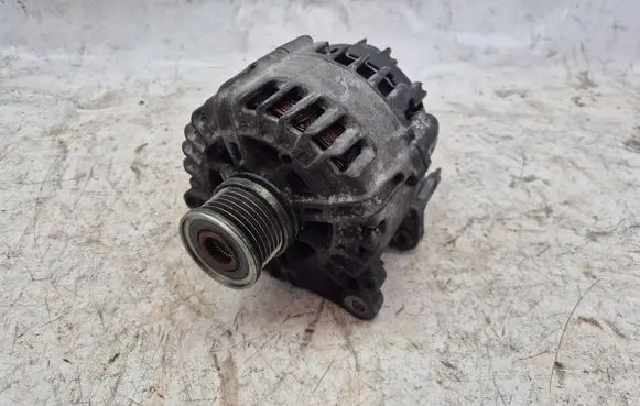Volkswagen PASSAT B8 Generator/alternator 03L903023L TG14C043