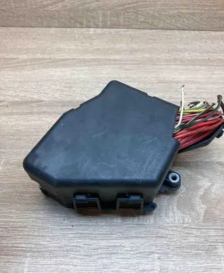 Audi A6 S6 C5 4B Fuse module 8D1941824