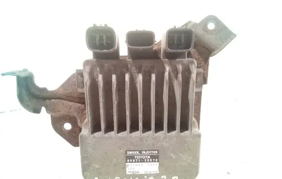 Toyota Avensis T250 Fuel injection control unit/module 1310001371