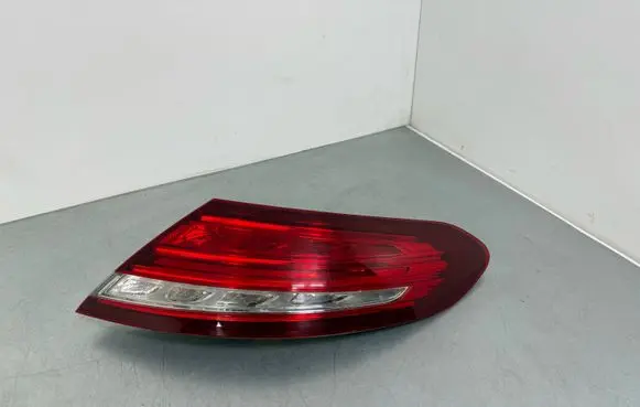 Mercedes-Benz C W205 Rear/tail lights A2059066400 2SD011786 00118659